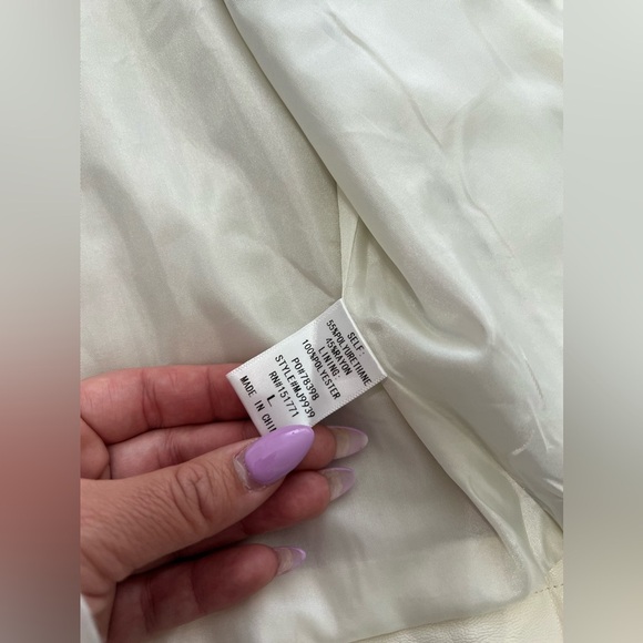 CONCERT VIBES FAUX LEATHER  WOMENS STARS JACKET SIZE “LARGE” NEW WITHOUT TAGS - Picture 8 of 9